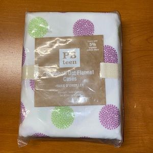 Pottery Barn Teen Snowball Dot flannel Cases set 2